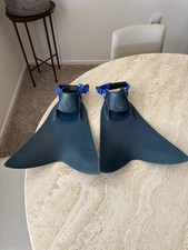 Genuine original fins d'occasion  Expédié en Belgium
