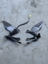 2009+ Pinos traseiros de apoio para os pés Kawasaki Ninja ZX6R fabricante de equipamento original comprar usado  Enviando para Brazil