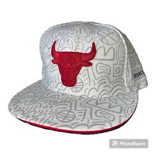 Chicago Bulls Artist Series SGA Biała Snapback Kelly Knaga Czapka do koszykówki, używany na sprzedaż  Wysyłka do Poland
