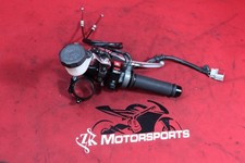 07-12 HONDA CBR600RR CLIPE DE BARRA DE GUIDÃO LATERAL DIREITA NO FREIO GUIDÃO DO ACELERADOR FABRICANTE DE EQUIPAMENTO ORIGINAL comprar usado 07-12 HONDA CBR600RR CLIPE DE BARRA DE GUIDÃO LATERAL DIREITA NO FREIO GUIDÃO DO ACELERADOR FABRICANTE DE EQUIPAMENTO ORIGINAL comprar usado  Enviando para Brazil