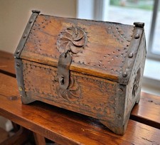Caixa de armazenamento vintage em forma de cúpula de madeira original antiga esculpida à mão comprar usado  Enviando para Brazil