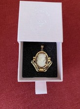 Pendentif camée corail d'occasion Pendentif camée corail d'occasion  Ambérieu-en-Bugey
