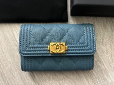 Carteira de cartão de crédito CHANEL le Boy aba pequena couro caviar azul comprar usado  Enviando para Brazil