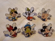 Conjunto de 6 pinos colecionáveis Disney luva branca Mickey Minnie porco pateta Pinóquio Jiminy comprar usado Conjunto de 6 pinos colecionáveis Disney luva branca Mickey Minnie porco pateta Pinóquio Jiminy comprar usado  Enviando para Brazil