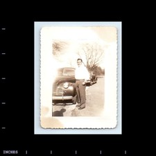 Foto antiga vintage HOMEM POR CARRO CLÁSSICO DICK WILLETT comprar usado  Enviando para Brazil