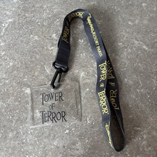 CORDÃO DE BROCHE TORRE DO TERROR DA DISNEY DLRP COM PORTA-CARTÕES DISNEYLAND PARIS, usado comprar usado  Enviando para Brazil
