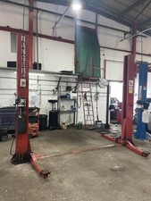 Post vehicle lift for sale  REDDITCH