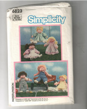 Usado, SIMPLICITY #6823 - CORTE - Guarda-roupa para bonecas macias de 16" e 18" comprar usado  Enviando para Brazil