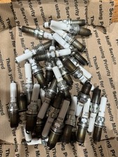 Velas de ignição usadas para arte, decoração, artesanato. Isto é para 30 velas de ignição comprar usado  Enviando para Brazil