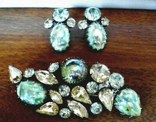 RARO lindo conjunto de broche e brinco de pedra de vidro peridoto assinado Regency comprar usado  Enviando para Brazil