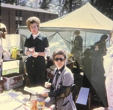 Tenda de evento vintage foto slide 1973 feminina posada mercado de pulgas comprar usado  Enviando para Brazil