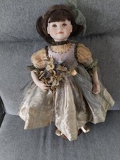 Poupée mundia porcelaine d'occasion  Caudebec-en-Caux
