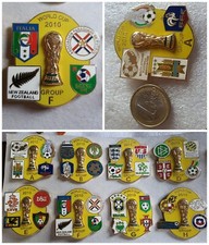 Distintivi mondiali calcio usato  Capannori