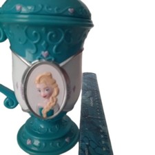 Caneca de plástico Disney Frozen Elsa Anna tampa flip azul e roxa pedra, usado comprar usado  Enviando para Brazil