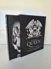 Livro de capa dura 40 Years of Queen na caixa com CD 2011 Freddie Mercury Brian May comprar usado Livro de capa dura 40 Years of Queen na caixa com CD 2011 Freddie Mercury Brian May comprar usado  Enviando para Brazil