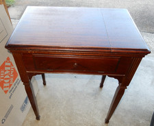 Singer sewing machine for sale  Red Oak