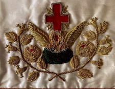Tablier rose croix d'occasion  Épinac