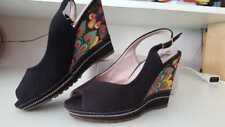 Scarpe zeppe nere usato  Assemini
