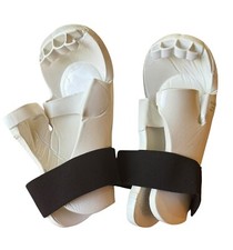 Usado, Luvas de karatê/artes marciais mistas brancas Lightning By ProForce médias comprar usado  Enviando para Brazil