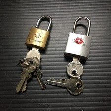 Cadeado Samsonite latão com 4 chaves e cadeado de liga de zinco TSA com 2 chaves comprar usado  Enviando para Brazil