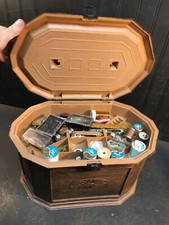 Usado, CAIXA DE COSTURA de plástico MCM vintage 2 camadas armário cheio de suprimentos comprar usado  Enviando para Brazil