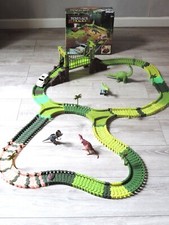 Circuit voiture dinosaures d'occasion  Libourne