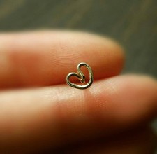 Mini Coeur Boucle D'Oreille Cartilage or Argent Rempli Câble Clou Hélice Tragus comprar usado  Enviando para Brazil