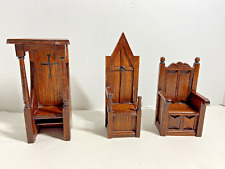 (RARO) 3 Cadeiras de Igreja Vintage Miniatura de Madeira Dominion Antiga com Gravura Cruzada comprar usado  Enviando para Brazil