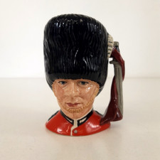Royal doulton guardsman for sale  LLANDUDNO JUNCTION