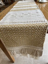 Tapete de mesa com miçangas branco e dourado padrão em ziguezague bordas com franjas elegante decoração de mesa comprar usado  Enviando para Brazil