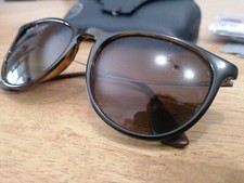 Rayban erika polarizzati usato Rayban erika polarizzati usato  Italia