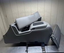 03-06 GM YUKON TAHOE SILVERADO BOSE CONSOLE CENTRAL CAIXA DE LUVAS E JOELHO REFORÇO FABRICANTE DE EQUIPAMENTO ORIGINAL comprar usado  Enviando para Brazil
