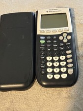Usado, Calculadora gráfica Texas Instruments TI-84 Plus com capa preta testada funciona comprar usado  Enviando para Brazil