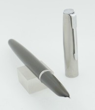 Caneta-tinteiro Parker Super 21 cinza com tampa de aço inoxidável e acabamento cromado F nova na caixa 1960 comprar usado  Enviando para Brazil