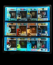 Vitrine colecionável com prateleiras ajustáveis luzes LED bonecos colecionáveis Funko comprar usado  Enviando para Brazil