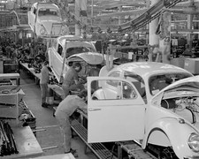 Foto da década de 1970 Brasil Volkswagen Assembly Plant (227-R) comprar usado  Enviando para Brazil