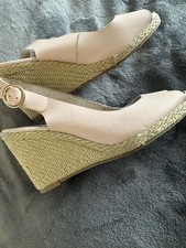 Brand new stunning for sale Brand new stunning for sale  CRAWLEY