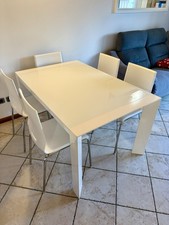 Tavolo allungabile moderno usato  Solza