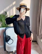 Usado, Blusa plissada Please Issey estilo plissada manga longa gola V com botões comprar usado  Enviando para Brazil