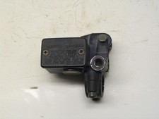 Cilindro maestro freno usato Cilindro maestro freno usato  Italia