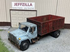 International S1954 Rusty Weathered 1/64 Custom Diecast Barn Find Grain Truck comprar usado  Enviando para Brazil