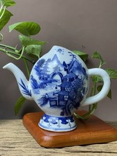Olla de vino azul y blanca en forma de melocotón con escena - Marca “Shun Li Kun Ji”, 13 cm segunda mano  Embacar hacia Mexico
