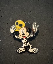 Pin Disney Mickey Mouse fantasia de esqueleto de Halloween ossos pretos e brancos comprar usado  Enviando para Brazil