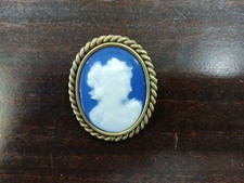 Broche camée porcelaine d'occasion  Daumazan-sur-Arize