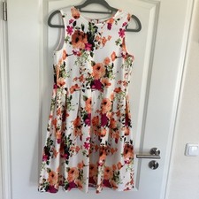 Schickes mädchenkleid größe gebraucht kaufen  Bad Füssing
