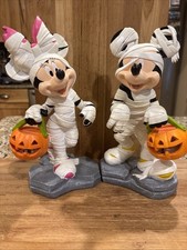 Estatueta Disney Halloween Mickey & Minnie Mouse truque ou guloseima mamãe ilumina comprar usado  Enviando para Brazil