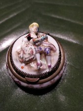 Boîte porcelaine personnages d'occasion Boîte porcelaine personnages d'occasion  Hyères