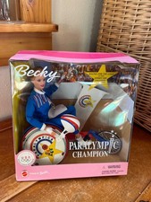 Boneca Barbie Friend BECKY 2000 Sydney Campeã Paralímpica em Bicicleta em Caixa Selada - comprar usado Boneca Barbie Friend BECKY 2000 Sydney Campeã Paralímpica em Bicicleta em Caixa Selada - comprar usado  Enviando para Brazil