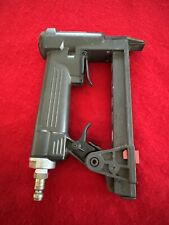 Grampeador de estofados Rainco R1A 50-16 para grampos de coroa de 1/2" comprar usado  Enviando para Brazil