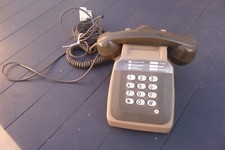 Ancien téléphone fixe d'occasion  Laon